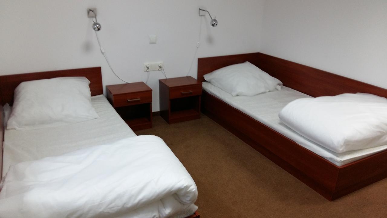 Motel Stare Brynki Przy Stacji Bp Trojka Chlebowo Luaran gambar