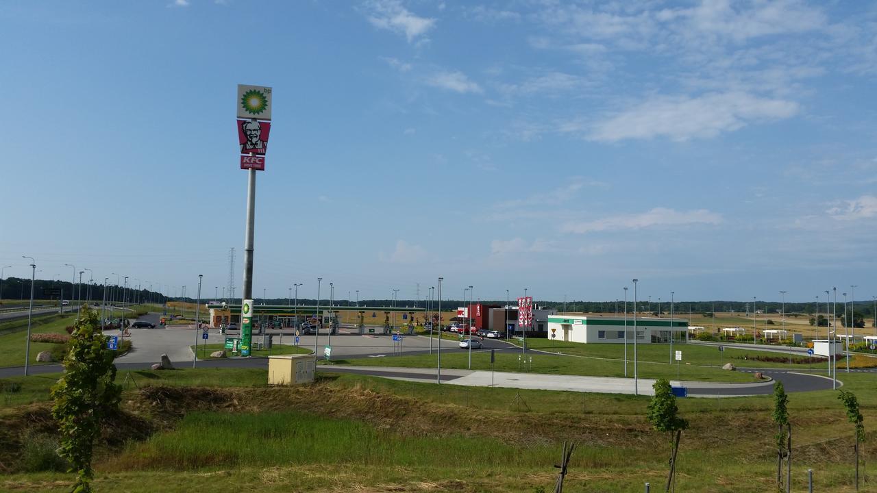 Motel Stare Brynki Przy Stacji Bp Trojka Chlebowo Luaran gambar